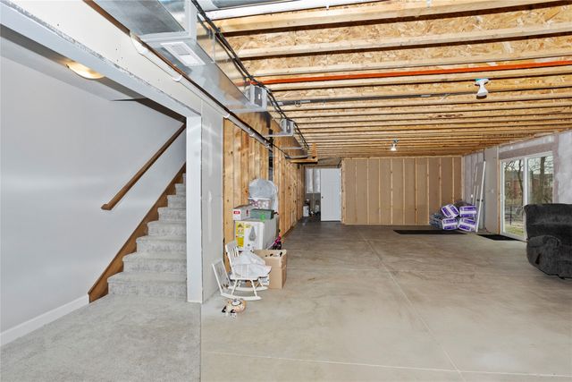 216 Rellim Drive, Norwalk, IA 50211