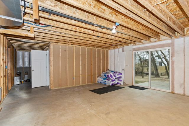 216 Rellim Drive, Norwalk, IA 50211