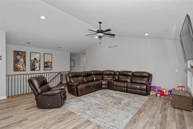 216 Rellim Drive, Norwalk, IA 50211