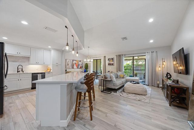 5710 Coach House Circle F, Boca Raton, FL 33486