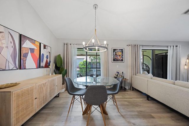 5710 Coach House Circle F, Boca Raton, FL 33486