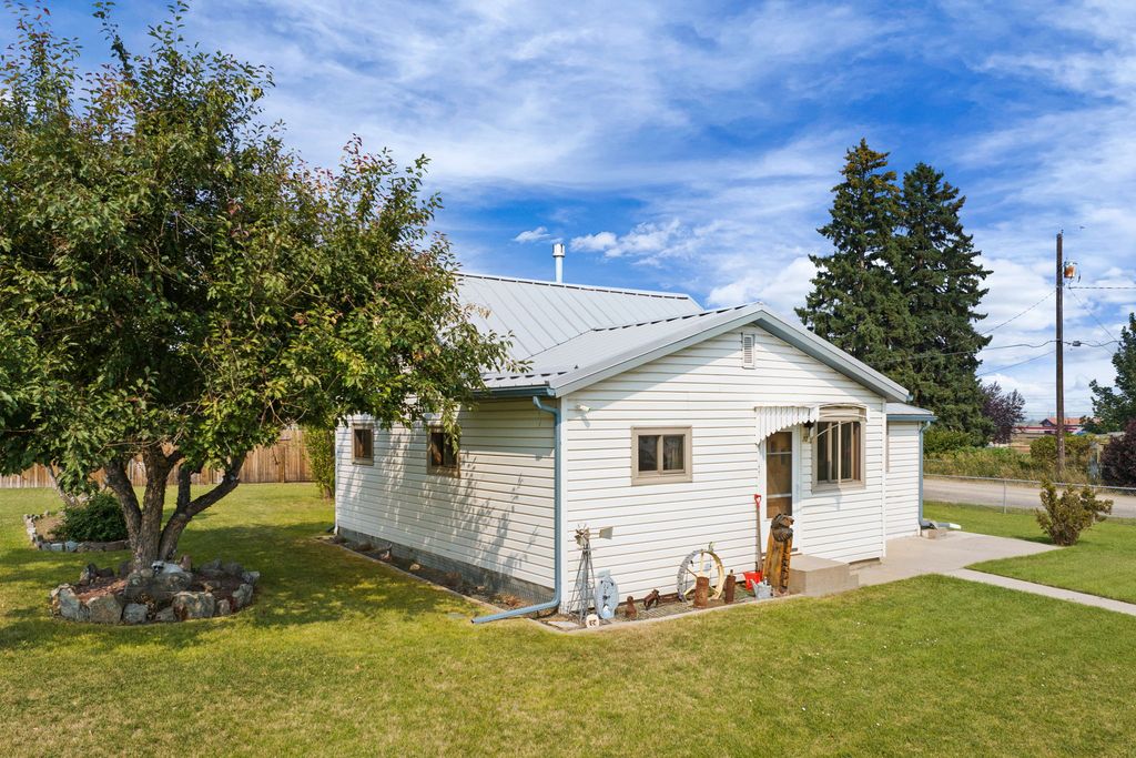 212 S 5th Street, East Helena, MT 59635 photo 2