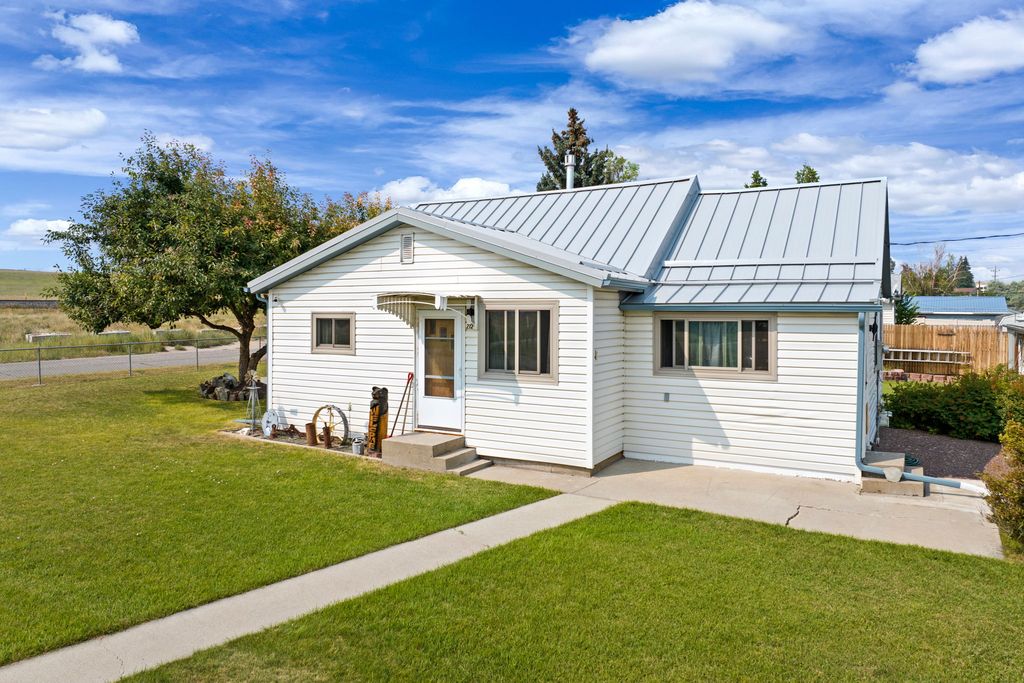 212 S 5th Street, East Helena, MT 59635 photo 3