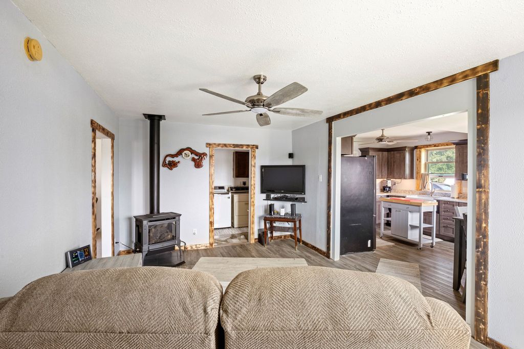 212 S 5th Street, East Helena, MT 59635 photo 4