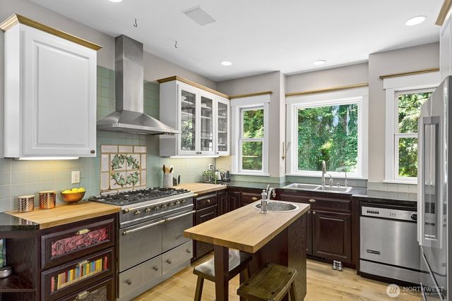 6838 SW Maury Park Road, Vashon, WA 98070