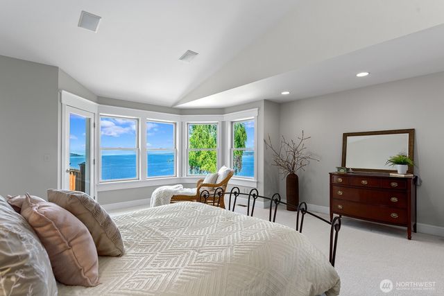 6838 SW Maury Park Road, Vashon, WA 98070