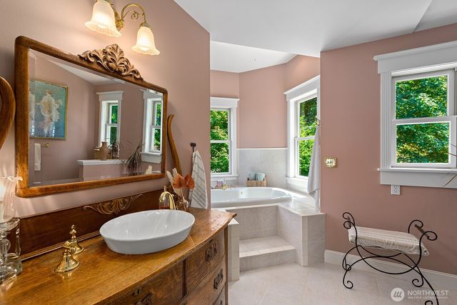 6838 SW Maury Park Road, Vashon, WA 98070
