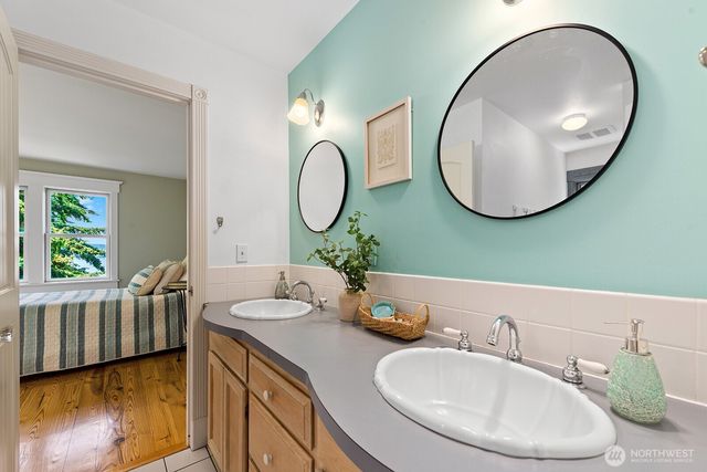 6838 SW Maury Park Road, Vashon, WA 98070