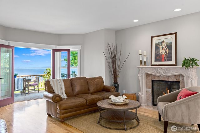 6838 SW Maury Park Road, Vashon, WA 98070