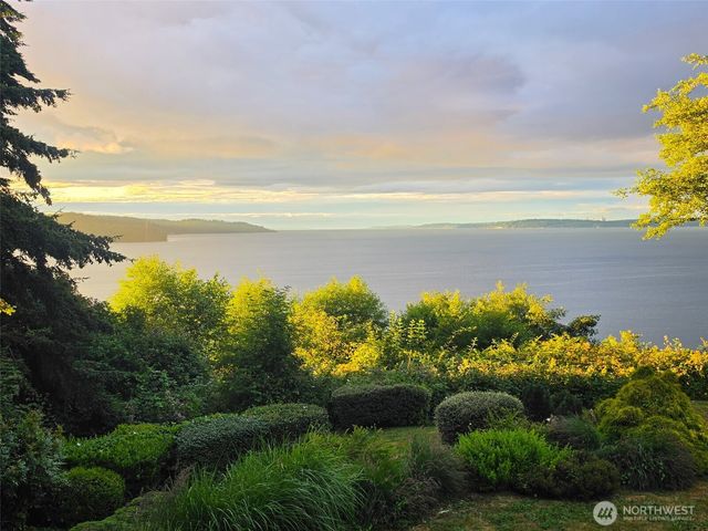 6838 SW Maury Park Road, Vashon, WA 98070