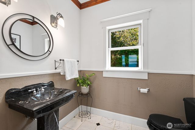 6838 SW Maury Park Road, Vashon, WA 98070