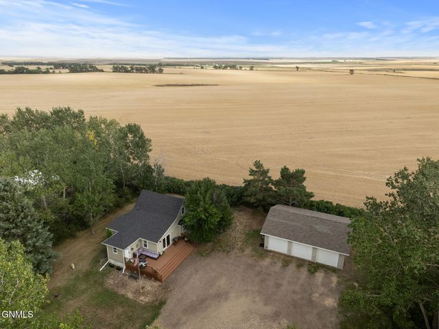 6574 Highway 40, Tioga, ND 58852 property photo
