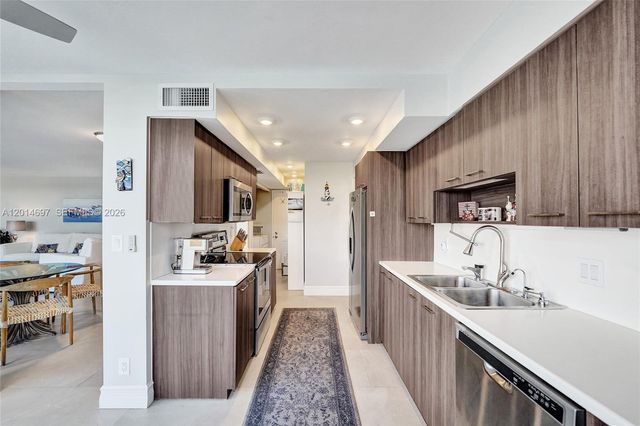 936 Intracoastal Dr 4F, Fort Lauderdale, FL 33304