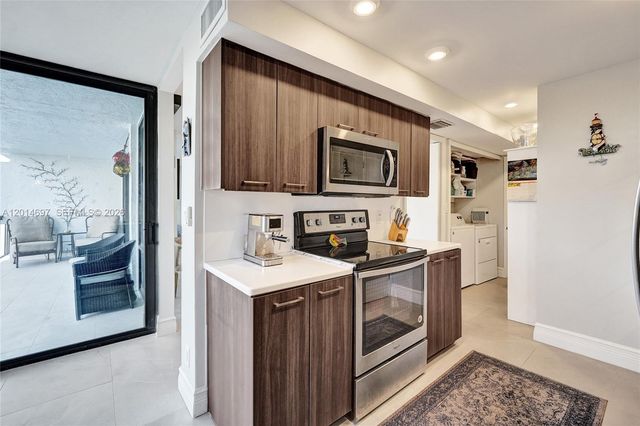 936 Intracoastal Dr 4F, Fort Lauderdale, FL 33304