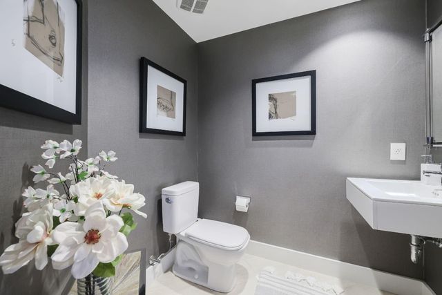 17301 Biscayne Boulevard 1011, North Miami Beach, FL 33160