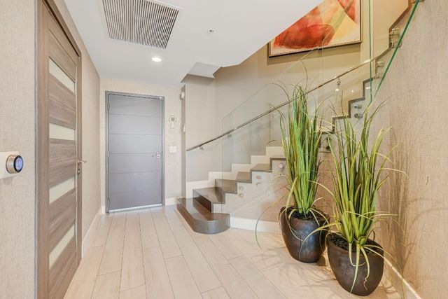 17301 Biscayne Boulevard 1011, North Miami Beach, FL 33160