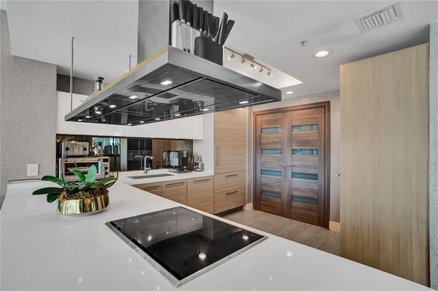 17301 Biscayne Boulevard 1011, North Miami Beach, FL 33160