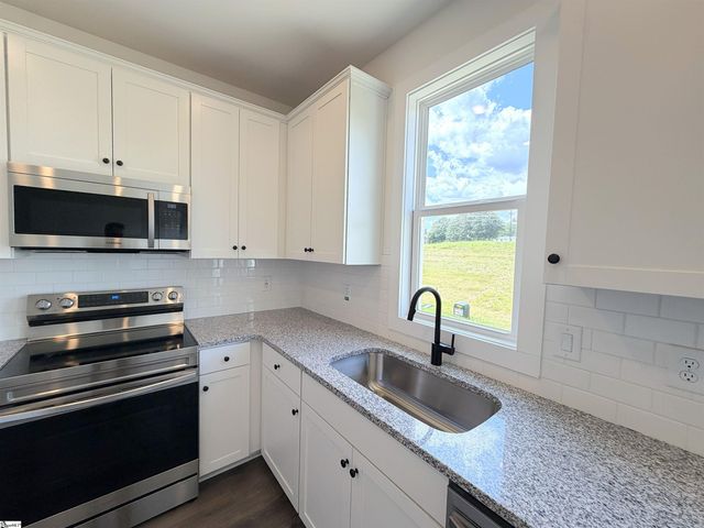 1279 Westgate Village Drive, Spartanburg, SC 29301