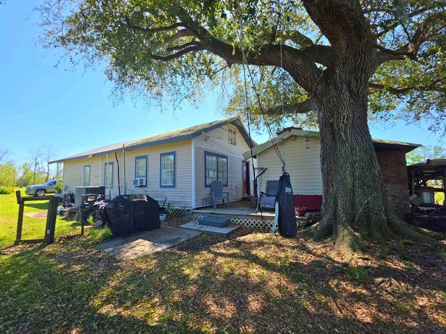 105 E Smith St, Galliano, LA 70354