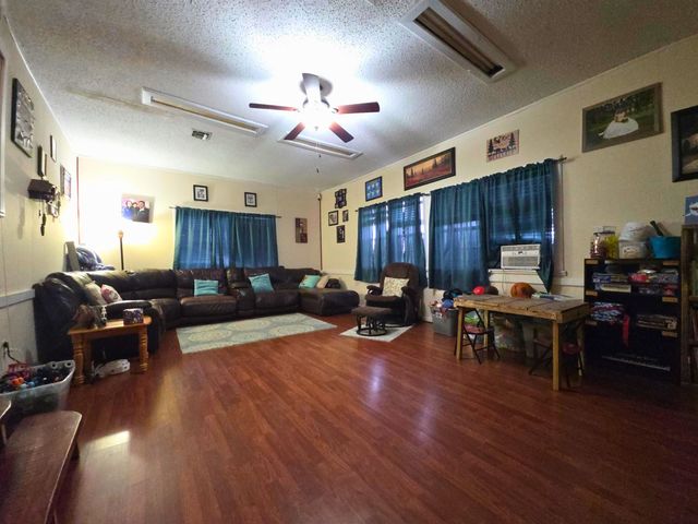 105 E Smith St, Galliano, LA 70354