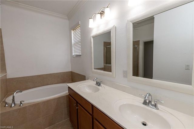 2769 Via Piazza LOOP, Fort Myers, FL 33905