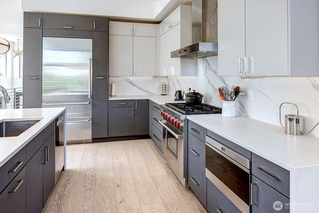 2660 9th Avenue W, Seattle, WA 98119