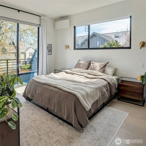 2660 9th Avenue W, Seattle, WA 98119