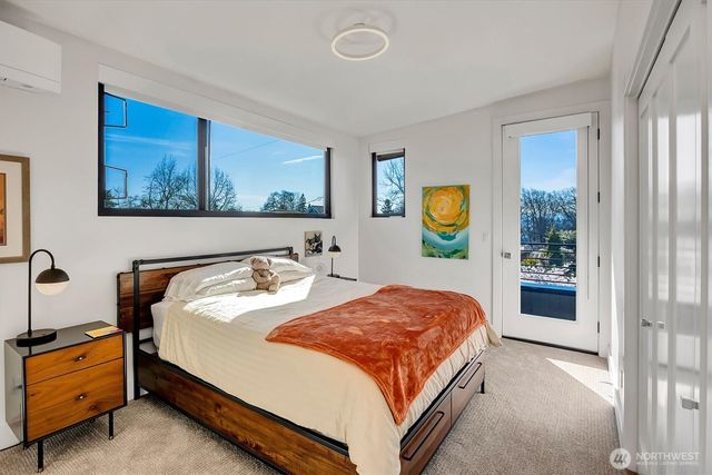 2660 9th Avenue W, Seattle, WA 98119