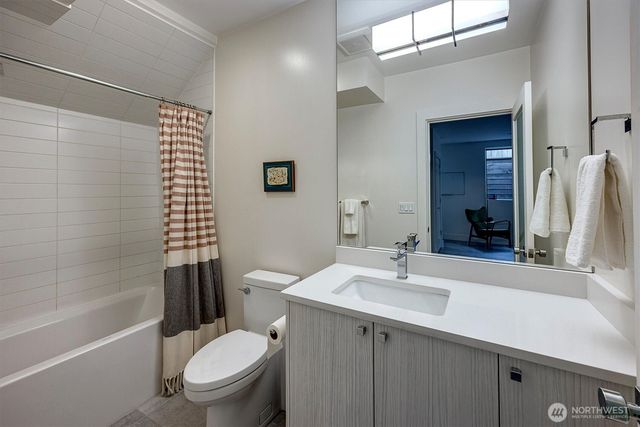 2660 9th Avenue W, Seattle, WA 98119