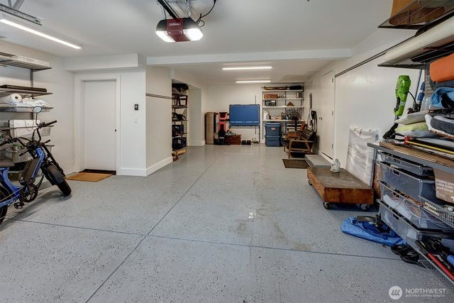 2660 9th Avenue W, Seattle, WA 98119