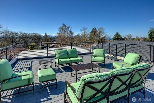 2660 9th Avenue W, Seattle, WA 98119