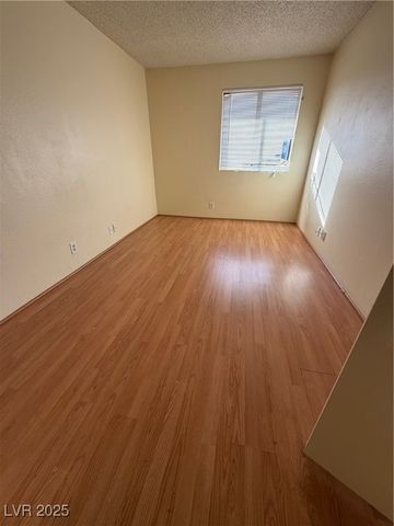 1361 East University Avenue 209, Las Vegas, NV 89119