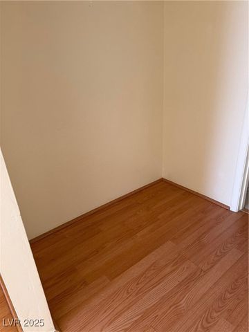 1361 East University Avenue 209, Las Vegas, NV 89119