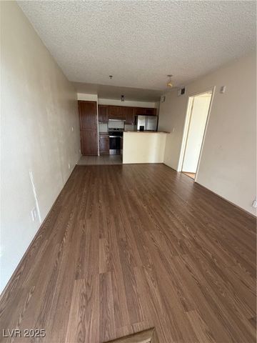 1361 East University Avenue 209, Las Vegas, NV 89119