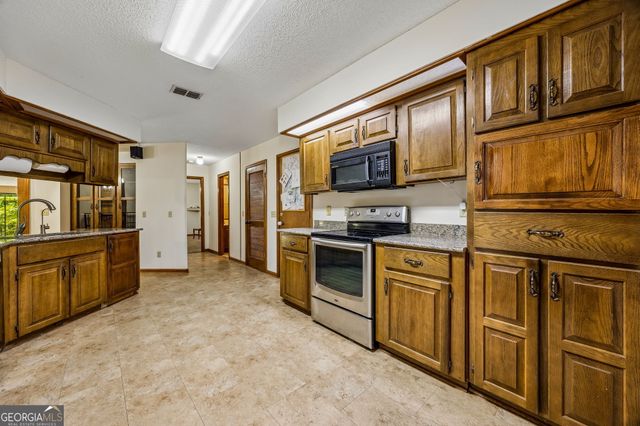 1746 Scrubby Bluff Road, Kingsland, GA 31548