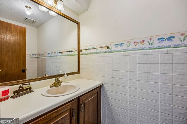 1746 Scrubby Bluff Road, Kingsland, GA 31548