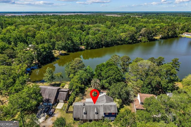 1746 Scrubby Bluff Road, Kingsland, GA 31548