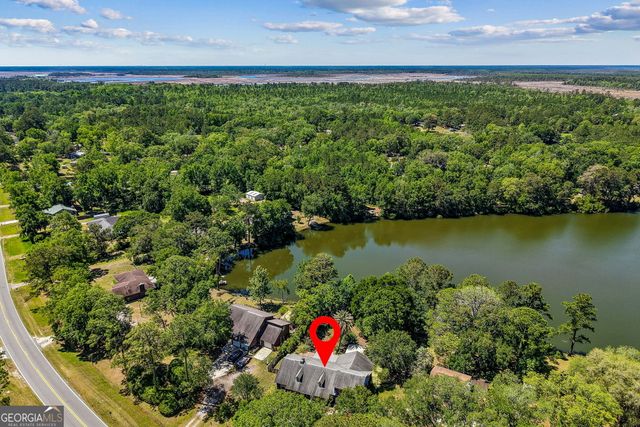 1746 Scrubby Bluff Road, Kingsland, GA 31548