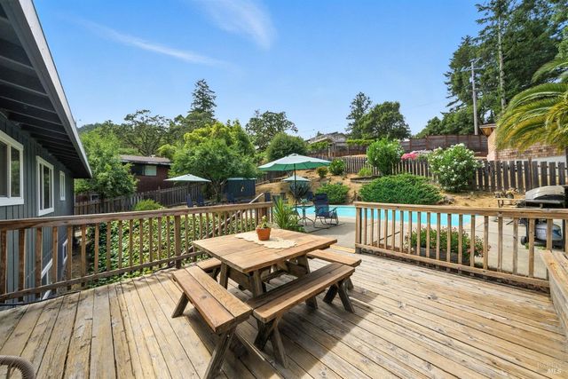 46 Carson Rd, Woodacre, CA 94973