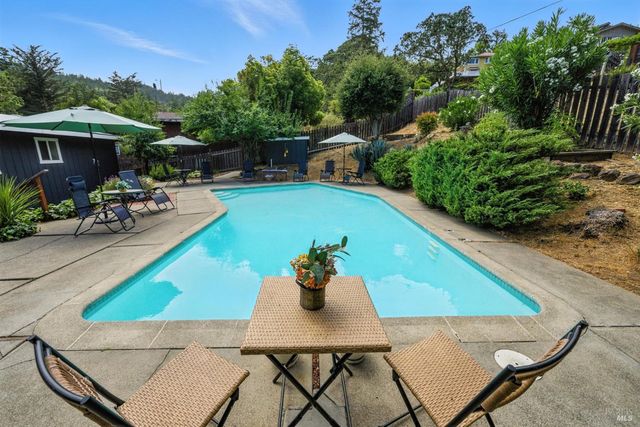 46 Carson Rd, Woodacre, CA 94973