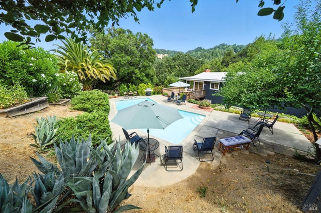 46 Carson Rd, Woodacre, CA 94973