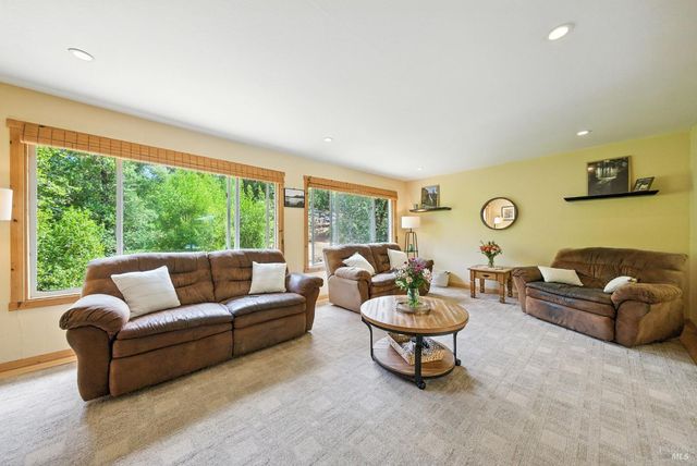 46 Carson Rd, Woodacre, CA 94973