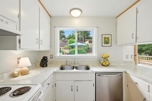 46 Carson Rd, Woodacre, CA 94973