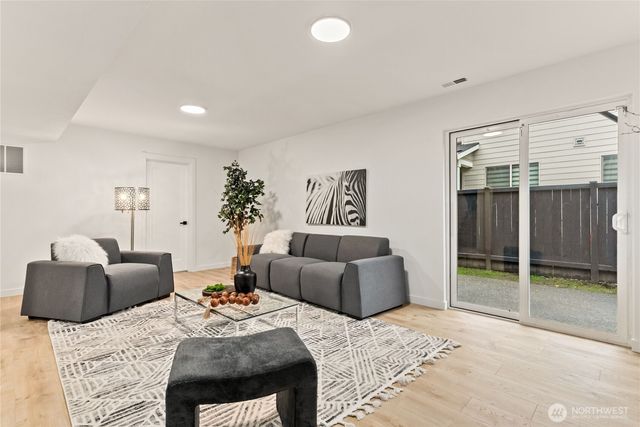 16805 123rd Avenue Ct E, Puyallup, WA 98374