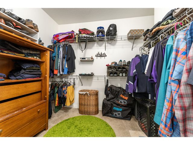 224 Ne Liberty Ln, Estacada, OR 97023