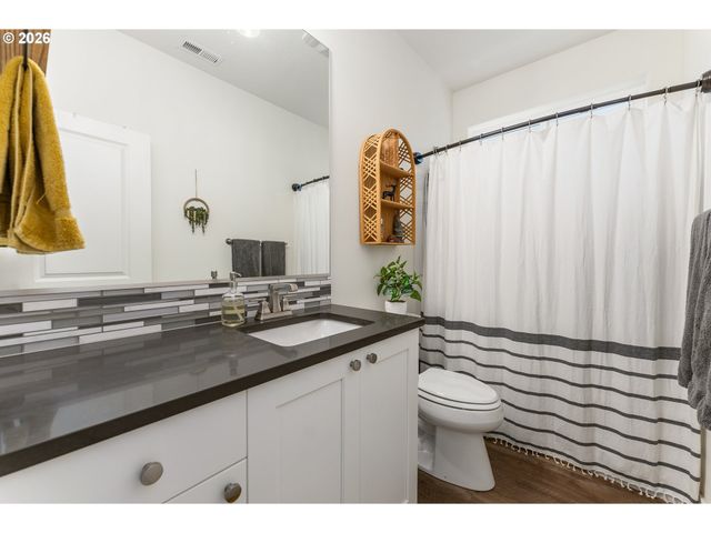 224 Ne Liberty Ln, Estacada, OR 97023