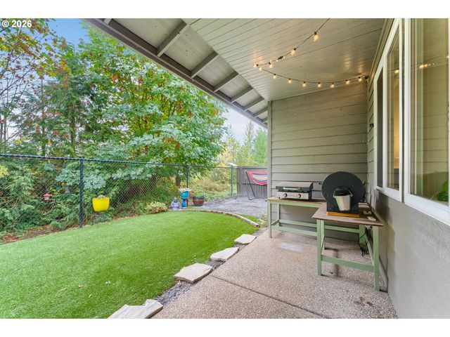 224 Ne Liberty Ln, Estacada, OR 97023