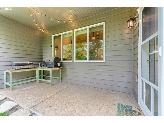224 Ne Liberty Ln, Estacada, OR 97023