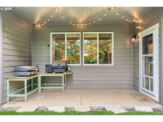224 Ne Liberty Ln, Estacada, OR 97023