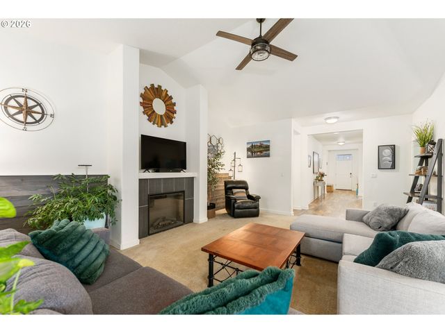 224 Ne Liberty Ln, Estacada, OR 97023